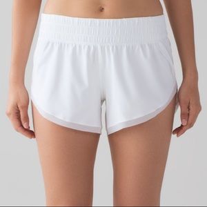 Lululemon Anew Short (4”) in white
